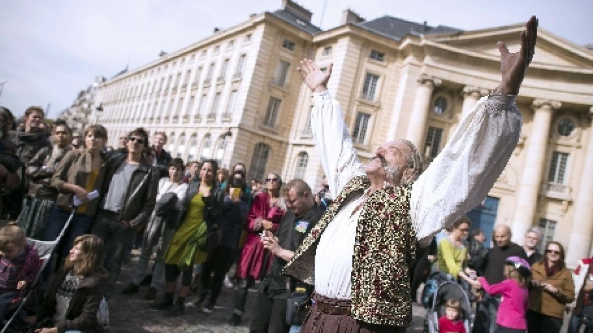 Paris. Aproximativ 200 de persoane au participat la &quot;marşul pentru demnitatea romilor&quot; în Europa 