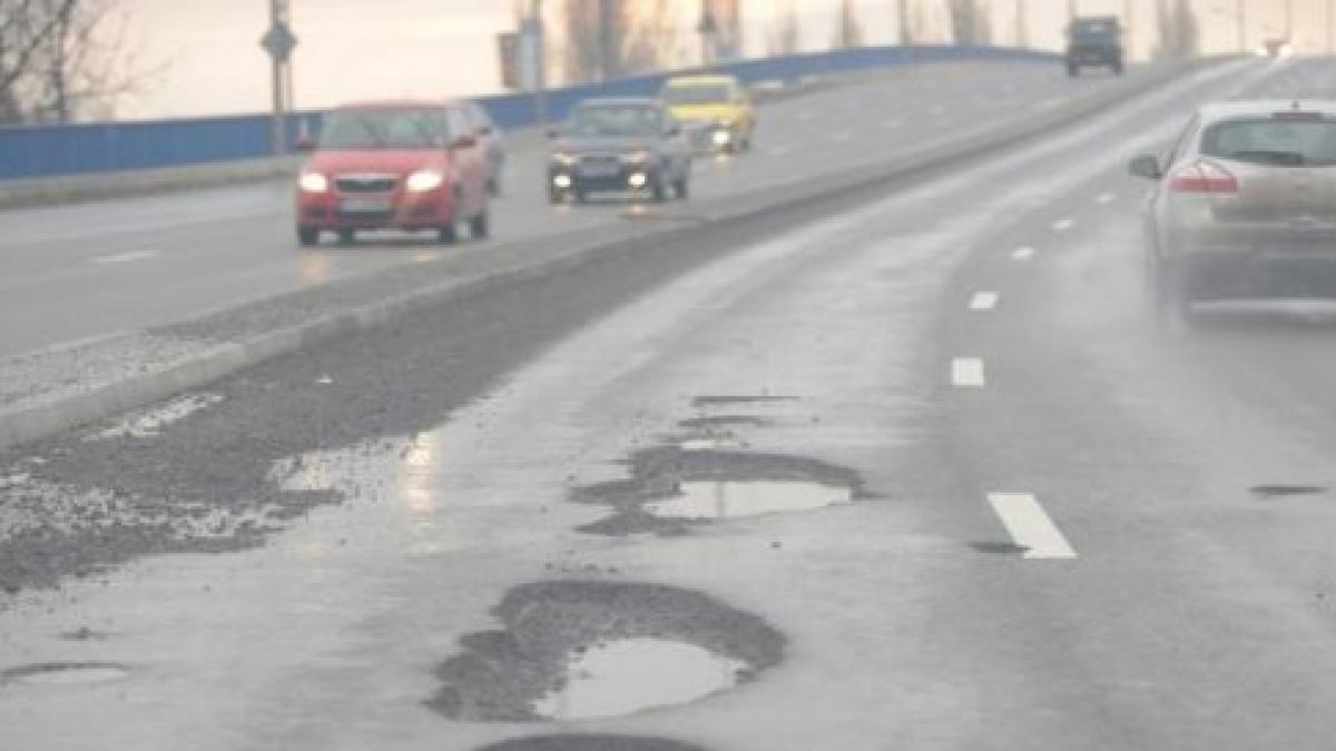 MILIARDE de euro s-au băgat în autostrăzile din România. &quot;Căpuşa&quot; de la CNADNR cere statului daune de 10 milioane de euro