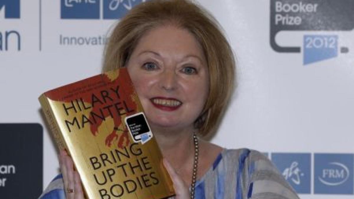 Ea a realizat ceea ce nici o femeie nu a mai reuşit. Romanciera Hilary Mantel face istorie, după ce a câştigat DIN NOU Man Booker Prize