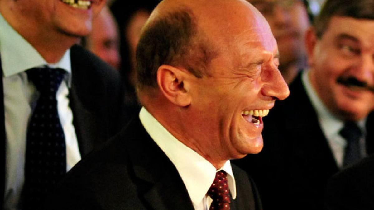 I se spune &quot;preşedintele HaHaHa&quot;. Cum a răspuns Băsescu întrebărilor jurnaliştilor înaintea Congresului PPE