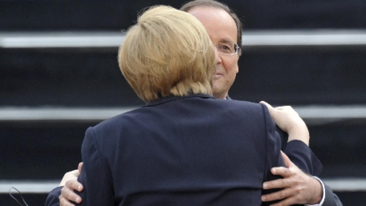 Angela Merkel recunoaşte că ţine mult la relaţia sa cu preşedintele francez