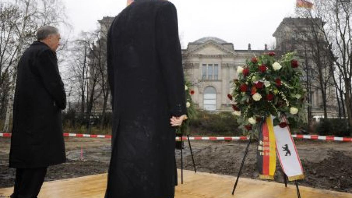 Merkel va inaugura un Memorial al romilor victime ale nazismului, în centrul Berlinului