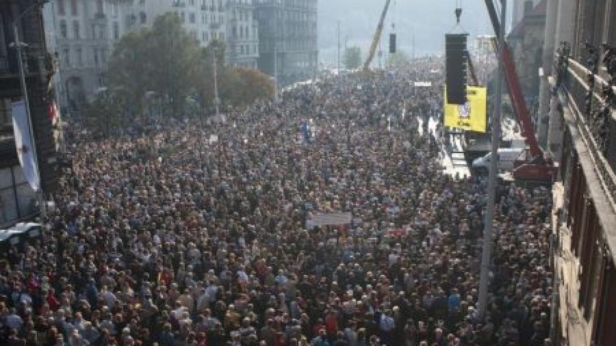 Aproape 200.000 de maghiari au protestat la Budapesta