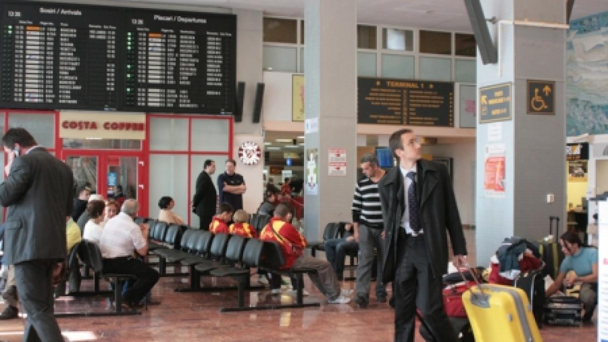 Aterizare de urgenţă pe aeroportul din Timişoara. Unui copil i s-a făcut rău în timpul zborului