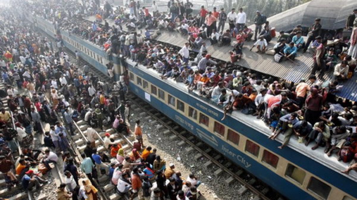 Aşa arată un tren plin cu pasageri în Bangladesh!