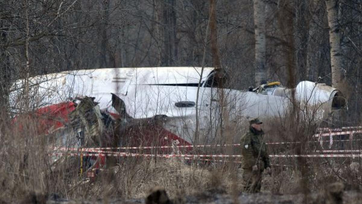 Au fost găsite urme de explozivi pe epava avionului prezidenţial polonez prăbuşit în aprilie 2010 la Smolensk