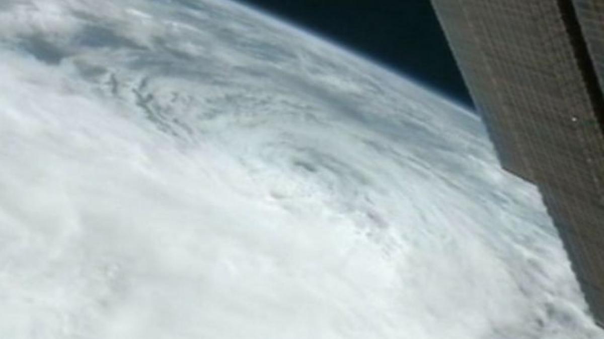 URAGANUL SANDY, văzut din spaţiu. NASA transmite LIVE imagini cu dezastrul de pe Pământ