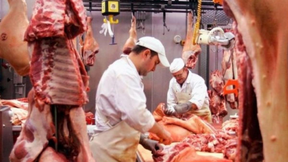 Până la Crăciun, carnea de porc s-ar putea scumpi cu 15%