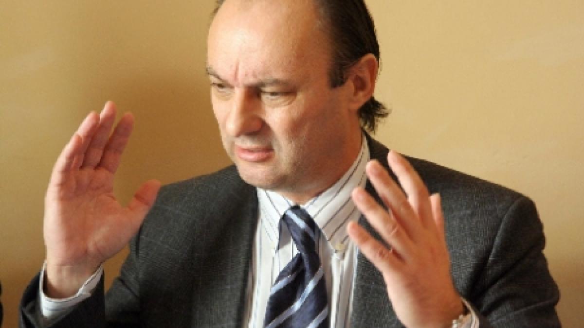 Fostul ministru al Agriculturii, Ioan Avram Mureşan, a leşinat în sala de judecată