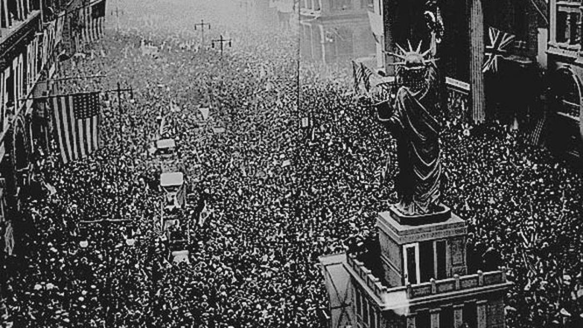 Aşa arată 1 MILION de oameni în stradă. Fotografii impresionante realizate la finalul Primului Război Mondial