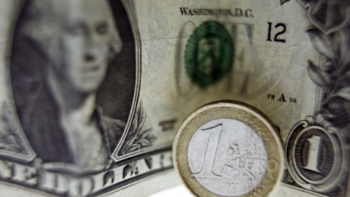 Leul câştigă teren în faţa euro şi a dolarului american. Vezi cursul BNR