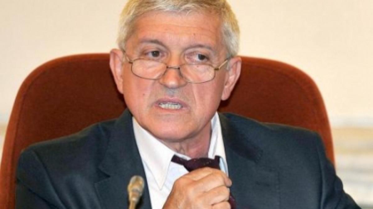 Mircea Diaconu, despre trimiterea sa în judecată: &quot;Nu este adevărat. M-a trimis soţia să schimb cauciucurile la maşină&quot;