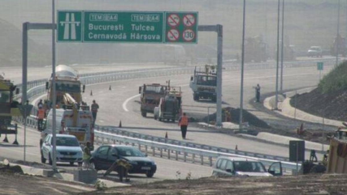 Autostrada care se construieşte în România de un sfert de veac. Inaugurarea, trecută cu dată roşie în calendar