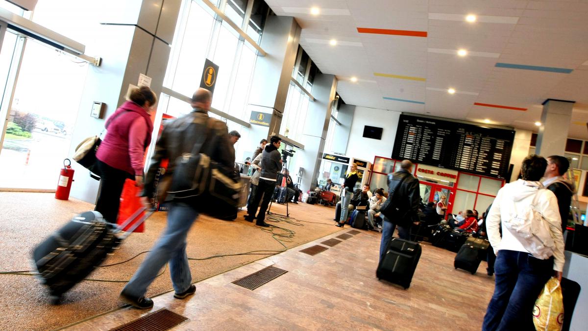 DNA face verificări la Aeroportul Timişoara. Sunt vizate contracte de închiriere pentru spaţii în aerogară