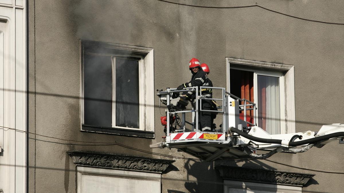 O ţigară uitată aprinsă i-a adus moartea unui bărbat de 60 de ani din Bistriţa-Năsăud