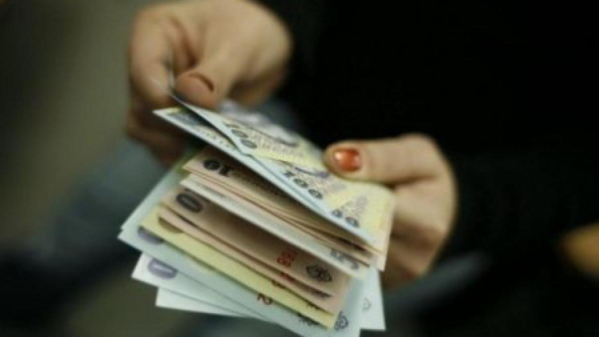 Salariile bugetarilor vor fi majorate cu 7,4% de la 1 decembrie 2012