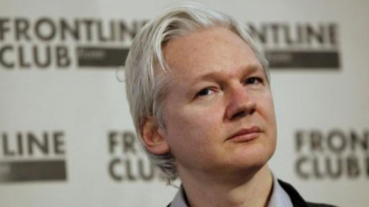 Assange: Internetul poate fi instrument de supraveghere. Fondatorul WikiLeaks va publica o carte