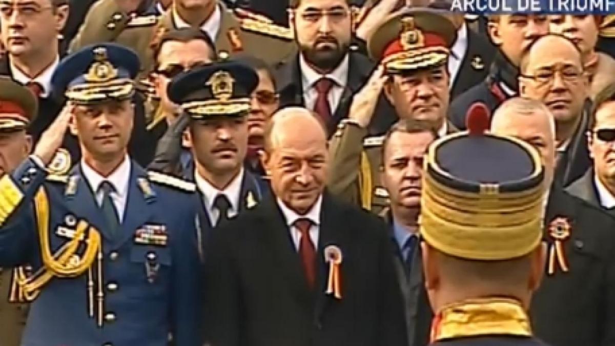 Traian Băsescu, huiduit şi fluierat de Ziua Naţională