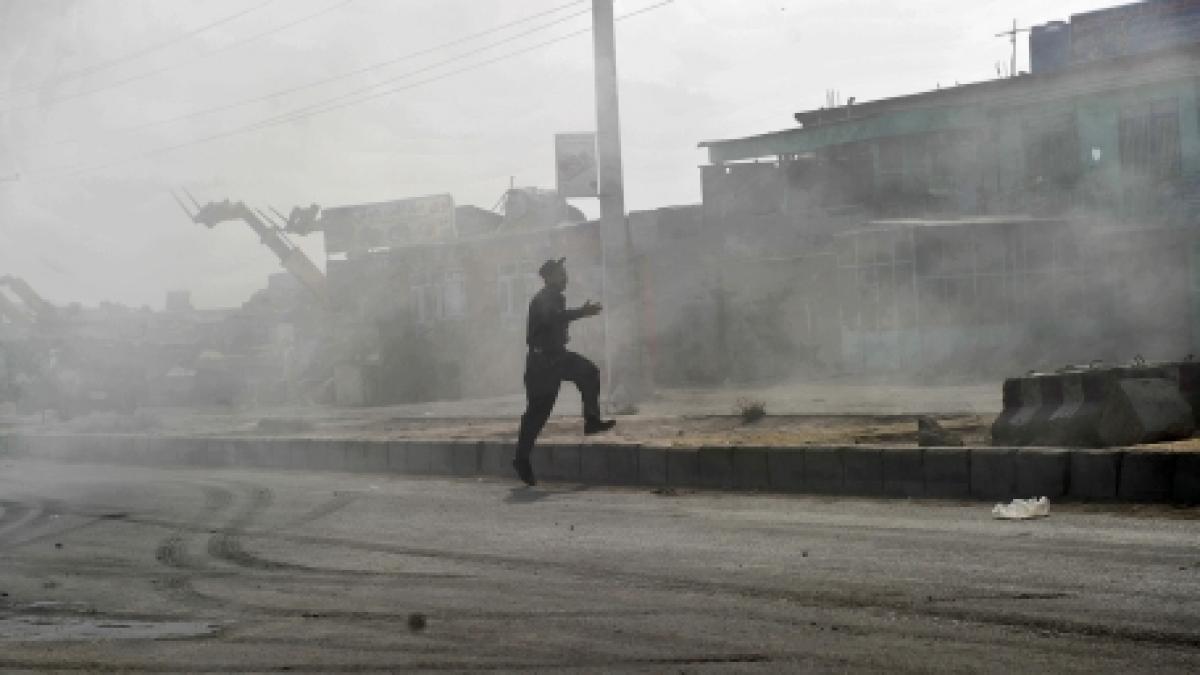 Cel puţin 14 afgani au fost ucişi în urma unui atac insurgent în Jalalabad