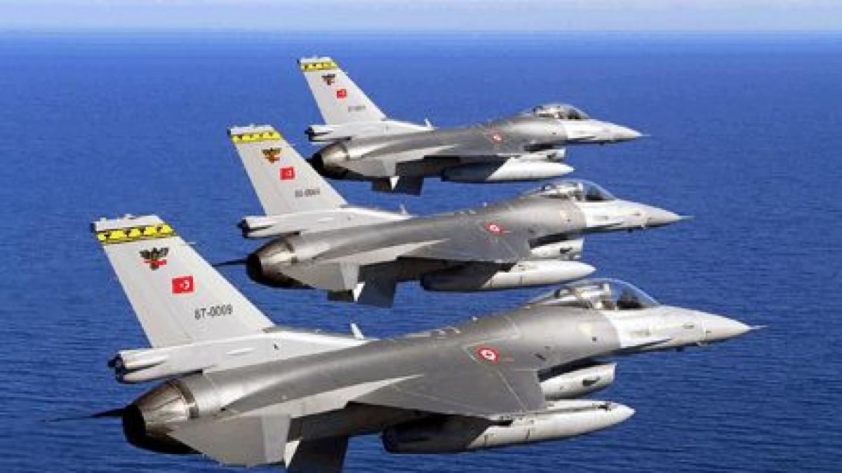 Turcia trimite avioane de vânătoare F-16 la frontiera cu Siria