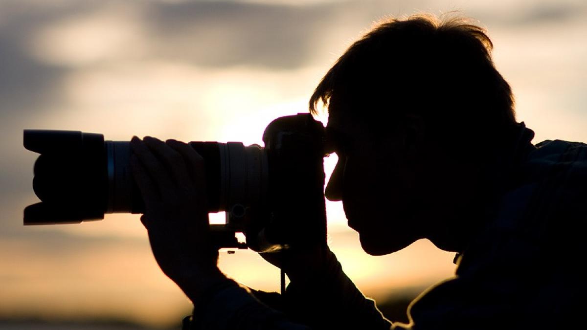 Un fotograf român ar putea petrece 9 ani de închisoare în Mexic pentru că a făcut poze în timpul unui protest