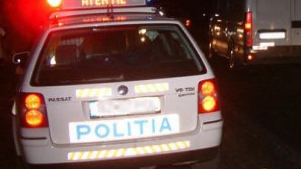 N-a avut niciodată carnet de şofer, dar s-a urcat la volan şi a făcut praf opt maşini, în timp ce încerca să fugă de poliţie