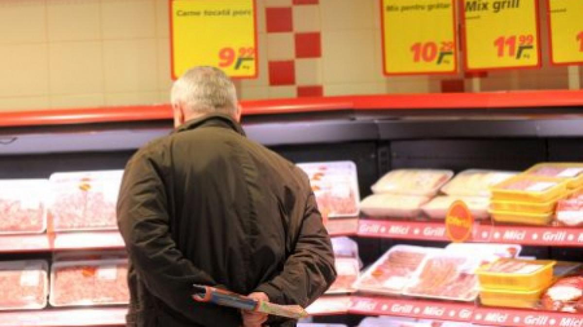 Scumpirile golesc masa de Crăciun. Carnea de porc, MAI SCUMPĂ cu 25% faţă de anul trecut