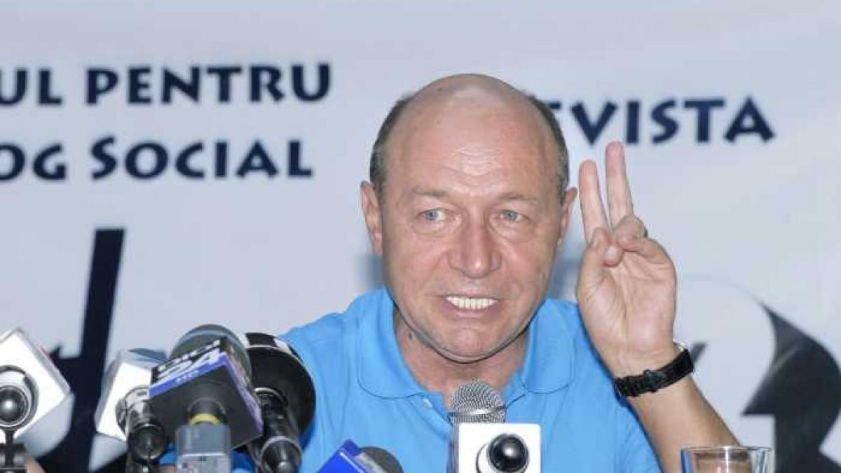 Traian Băsescu, aproape de poporul său. Şi-a făcut publică adresa de mail