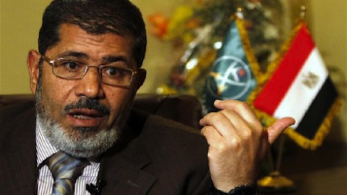 Mohamed Morsi solicită modificarea decretului care îi acordă puteri sporite 