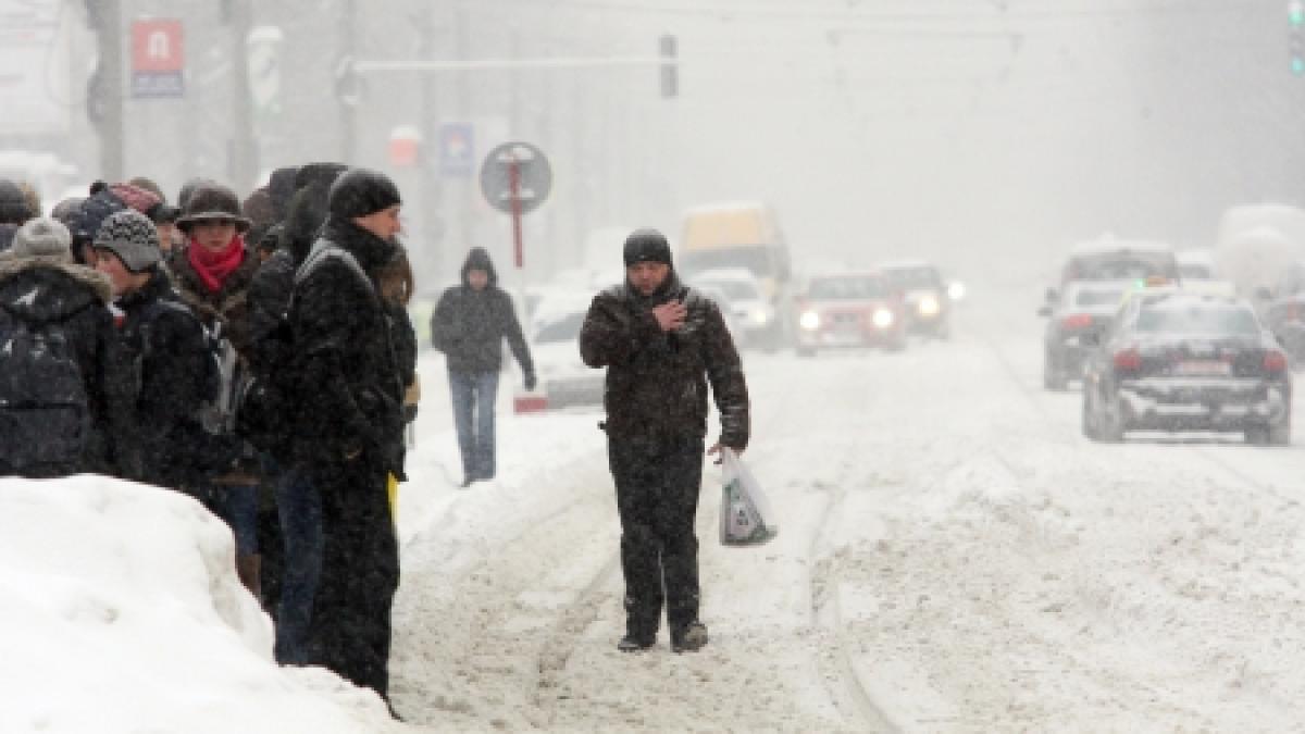 COD GALBEN de ninsori, ploi, polei şi vânt în toată jumătatea de est a ţării