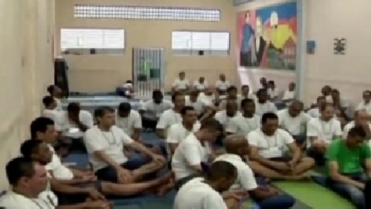 Deţinuţii brazilieni beneficiază de şedinte gratuite de yoga