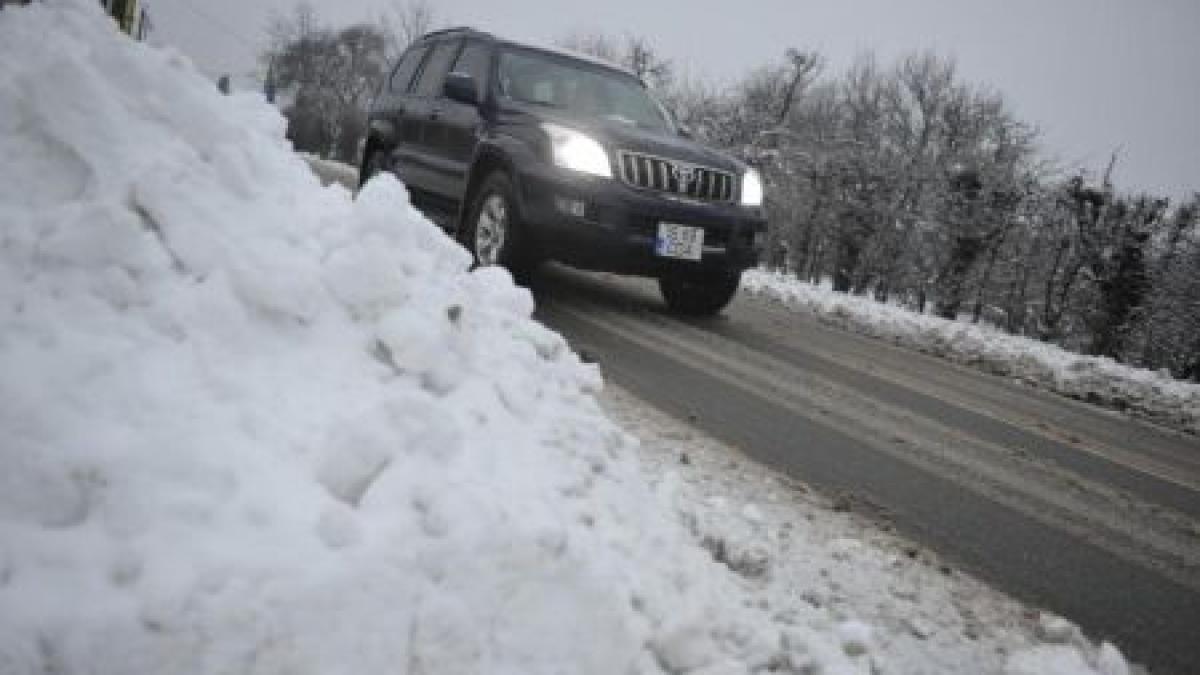 Ninsoarea provoacă haos pe şoselele din România. Vezi situaţia actualizată a traficului 