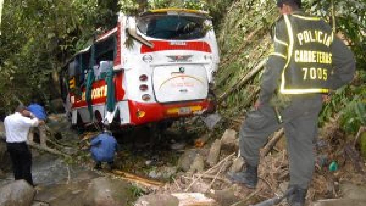 Cel puţin 16 persoane au murit într-un grav accident din Columbia