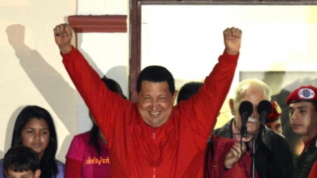 Hugo Chavez şi-a reluat activitatea ca preşedinte, în timp ce se află în Cuba