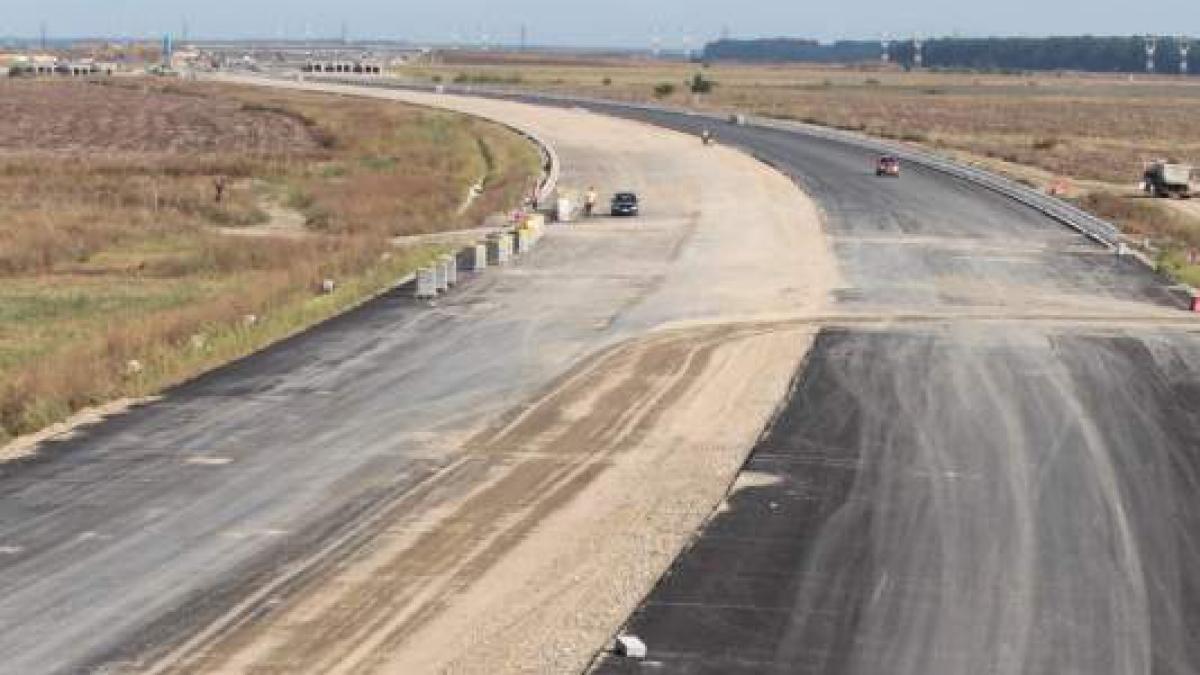 Cum ne batem joc de 40 de MILIOANE de euro. Pentru că n-am terminat autostrada Deva-Orăştie, trebuie să scoatem bani din buzunare