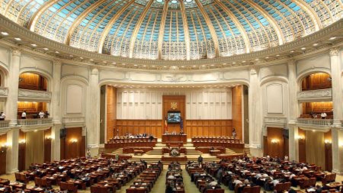 CENZURĂ în Parlament. Politicienii nu primesc televiziunile publice în şedinţă