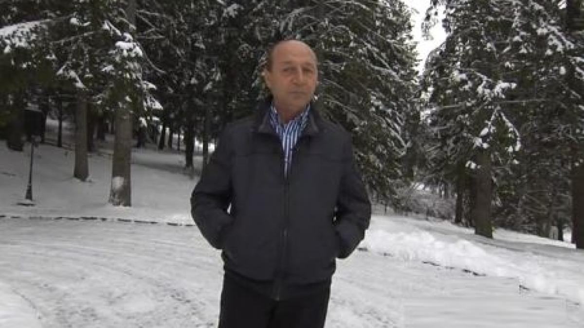 Preşedintele Băsescu şi soţia sa au ajuns în oraşul în care îşi vor petrece Crăciunul