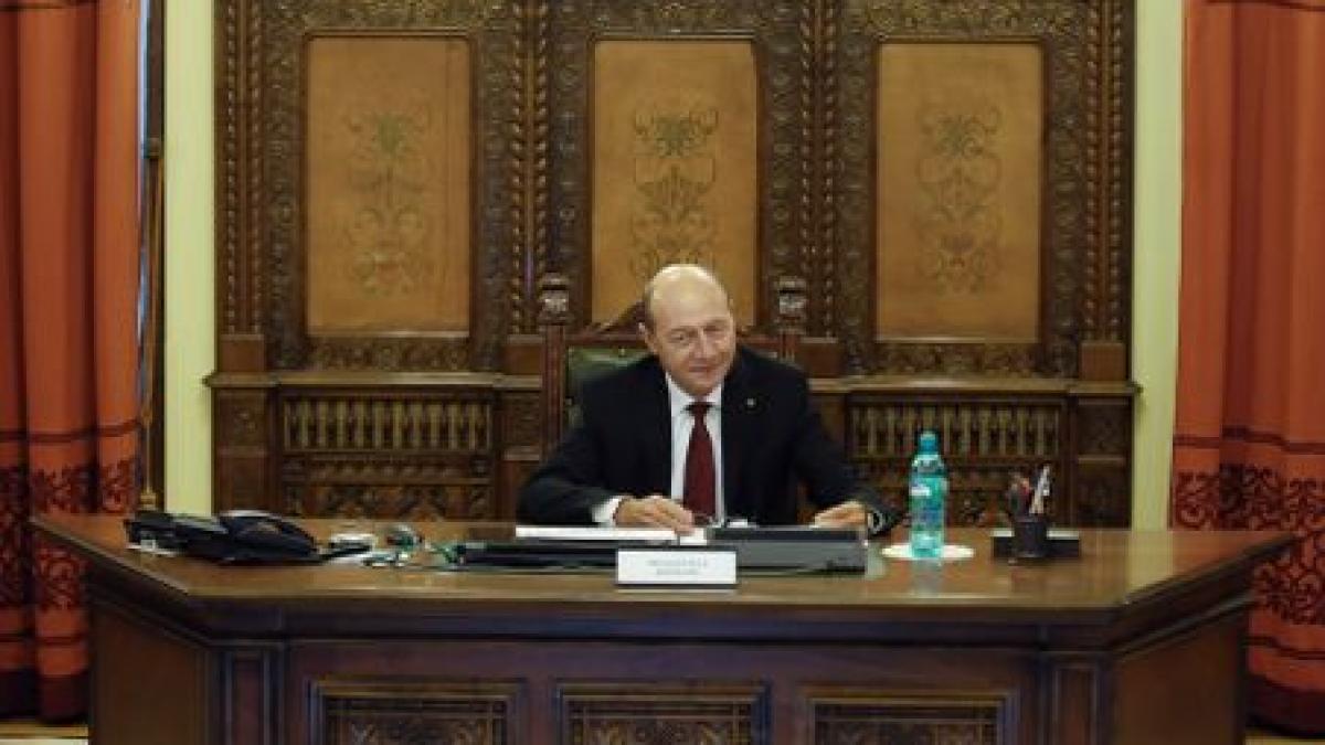 Băsescu: Fie ca aceste sărbători să ne reînnoiască dorinţa de a construi împreună un viitor mai bun