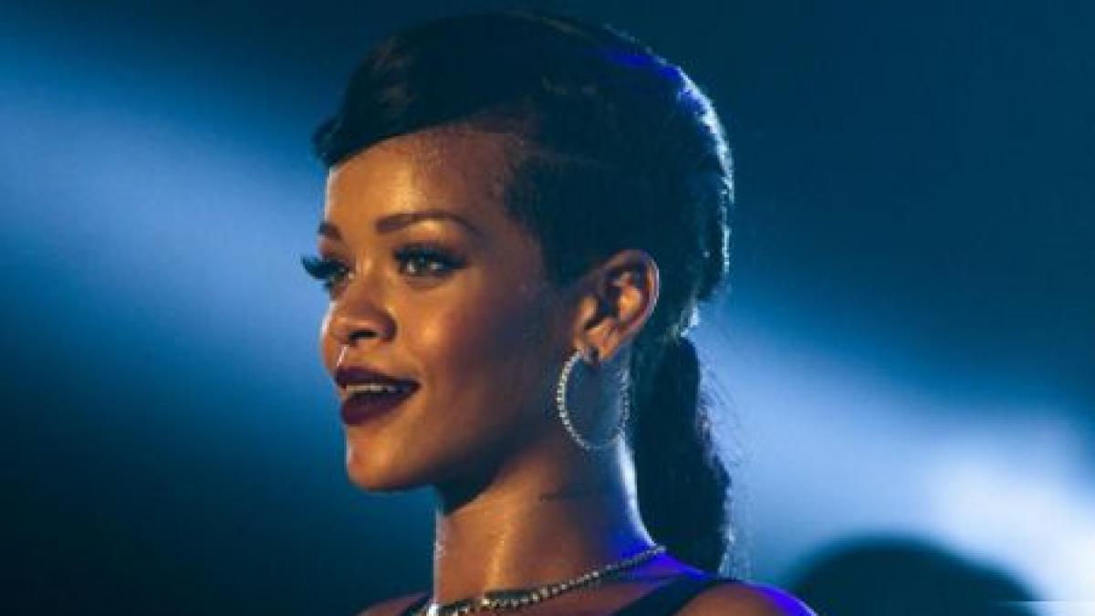 Rihanna a donat aproape 2.000.000 dolari unui spital, în semn de răsplătire faţă de pământul natal