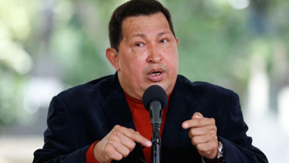 Hugo Chavez a renunţat la unele atribute prezidenţiale