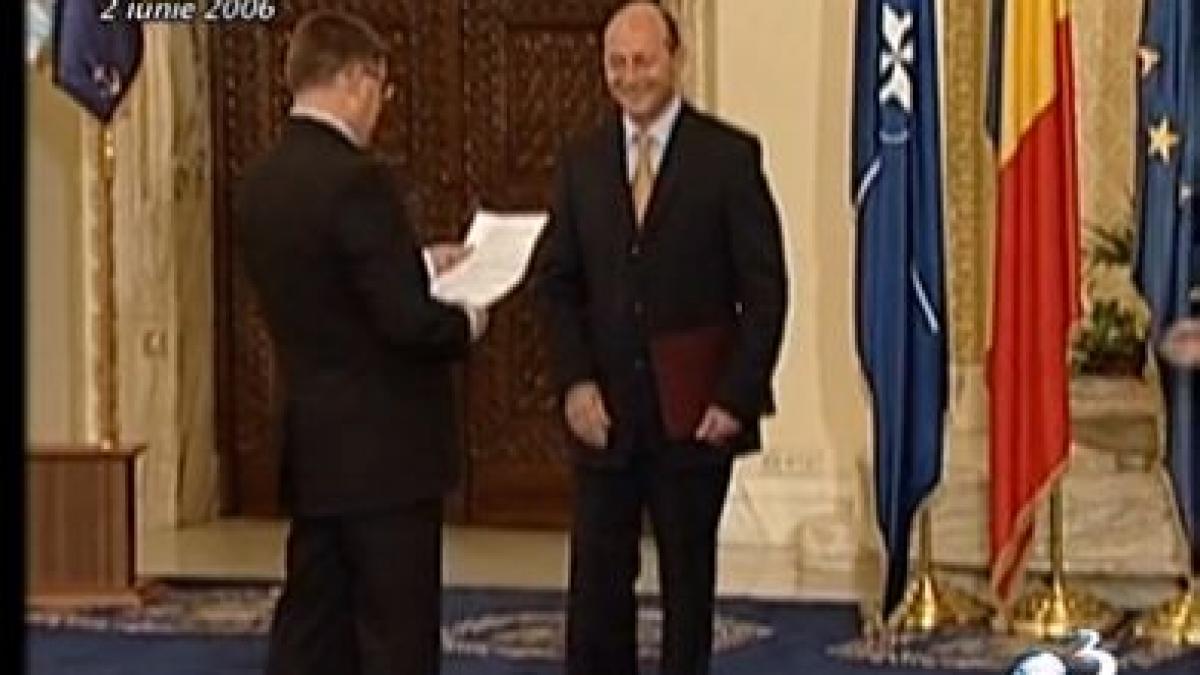 Ministrul Radu Stroe, despre ce era în documentul ce i-a fost înmânat de Băsescu, la Palatul Cotroceni