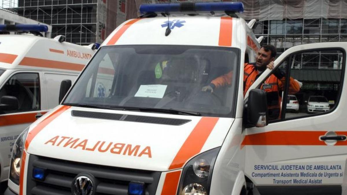 80 de echipaje de ambulanţă, pregătite să intervină în noaptea de Anul Nou