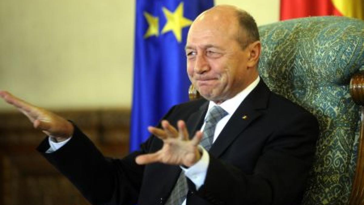 Băsescu atacă trusturile media. &quot;Sunt un pericol pentru securitate&quot;