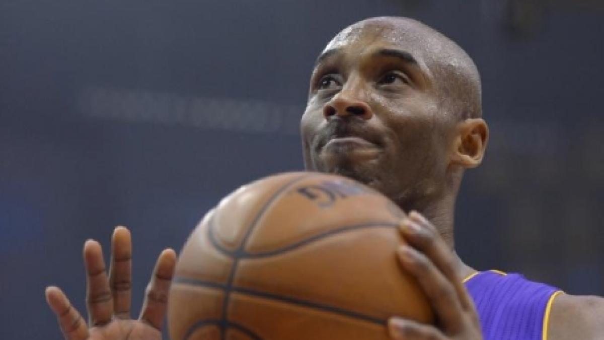 Kobe Bryant şi-a făcut cont de Twitter şi a strâns peste 400.000 de fani într-o singură zi