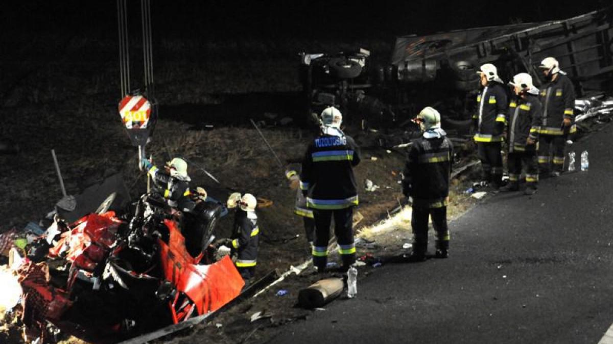 Cinci români au murit într-un accident petrecut pe o şosea din Ungaria. Maşina a fost făcută praf de un autoturism de teren