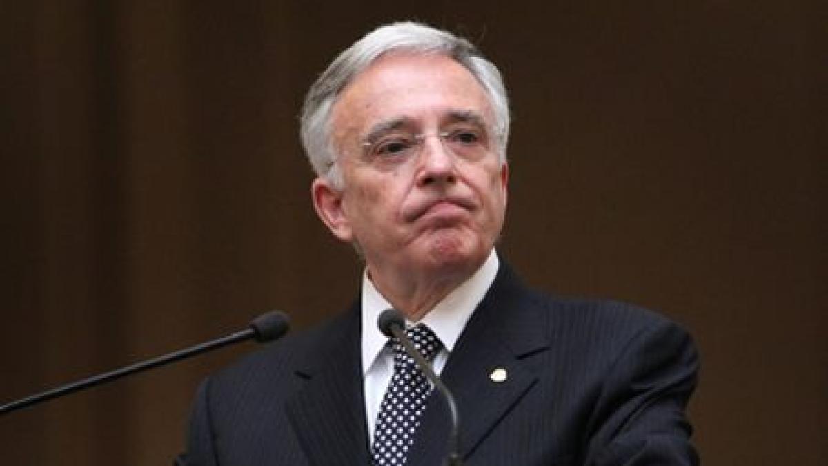 Isărescu sugerează că România ar putea să închidă actualul acord cu FMI fără o nouă înţelegere