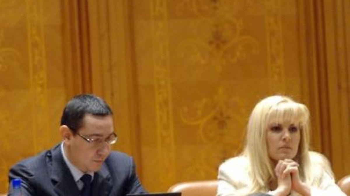 Udrea: Boc a comunicat puţin, Ponta comunică nonstop