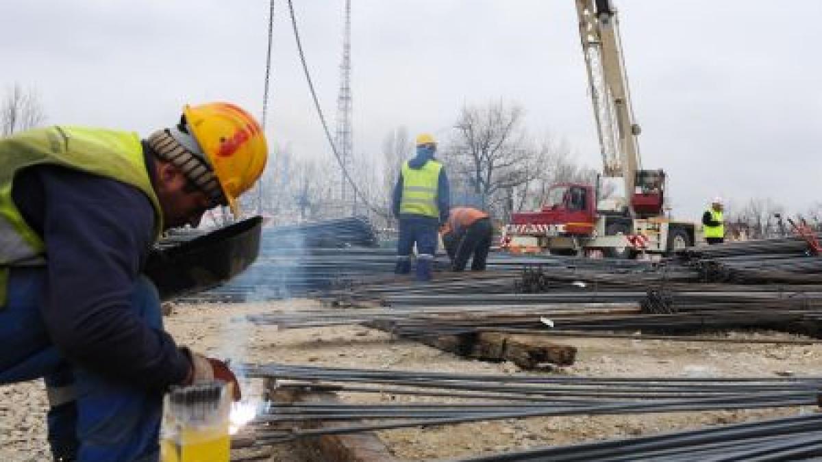 CNADNR a fost trecută în subordinea lui Şova. Ministerul Transporturilor se va ocupa doar de drumurile naţionale