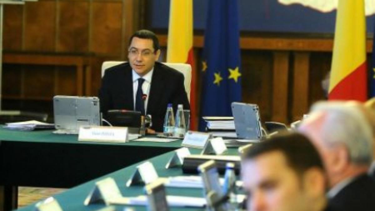 Ponta i-a dat afară din şedinţa de Guvern pe secretarii de stat şi consilierii miniştrilor: &quot;Ca la CE, doar premierii stau în sală&quot;