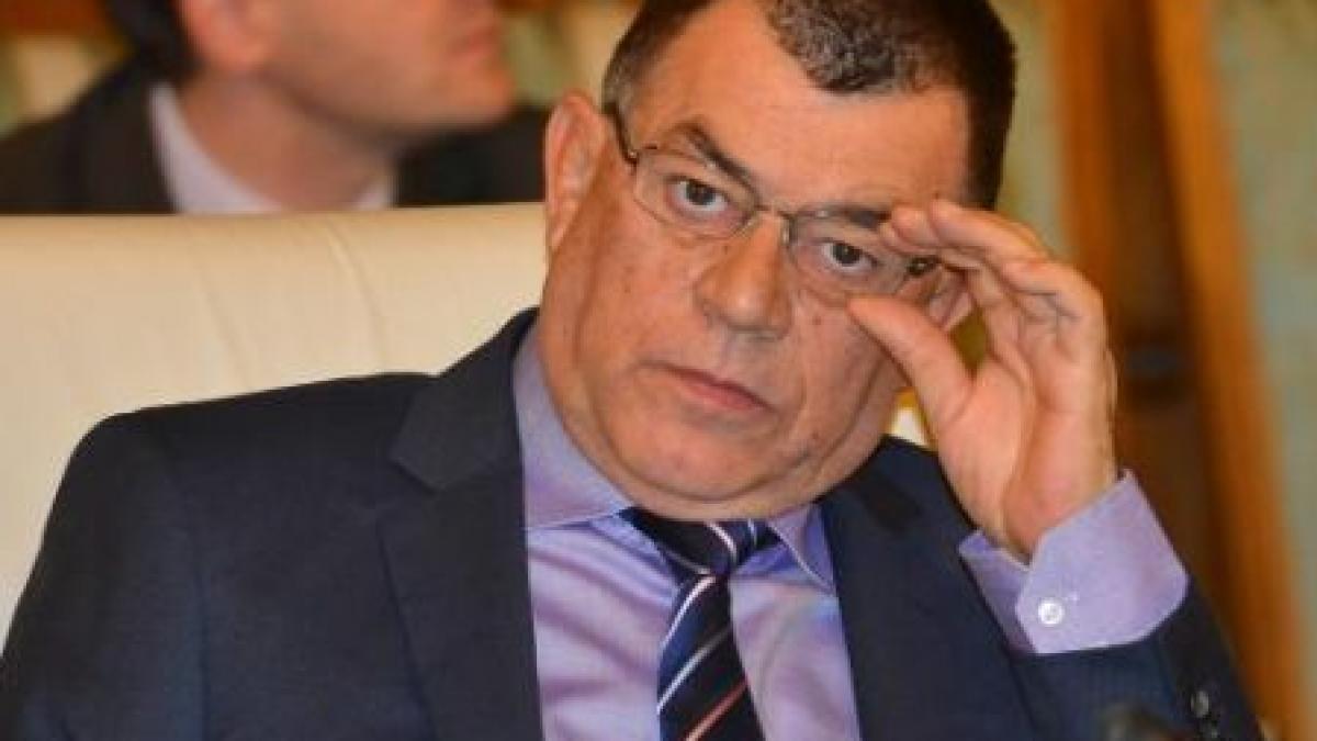 Ministrul de Interne a solicitat un control de amploare la inspectoratele de poliţie din ţară. Stroe vrea să pună capăt scandalurilor sexuale